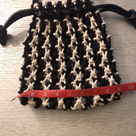 Clare V. Los Ángeles Stylish Black and White Women's Bag - Picture 9 of 14